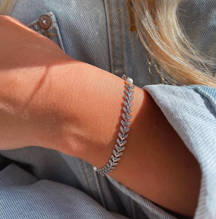 В тренде минималистичные браслеты