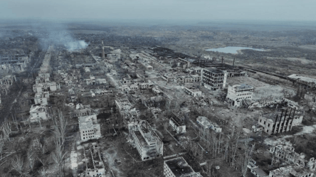 Від міста лишилися руїни: у Часовому Яру досі живуть люди - 290x166