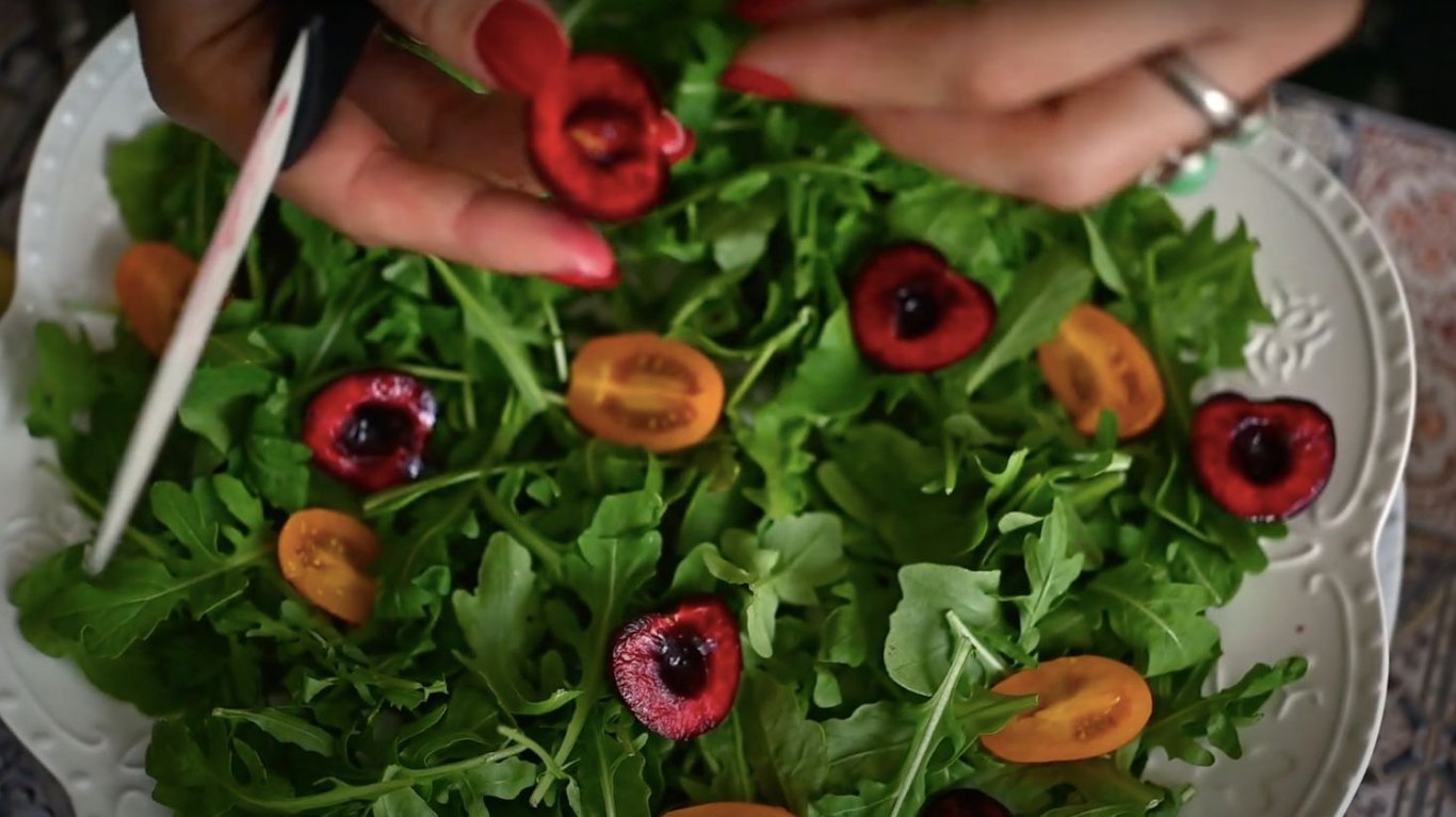 рецепт салату з черешнею