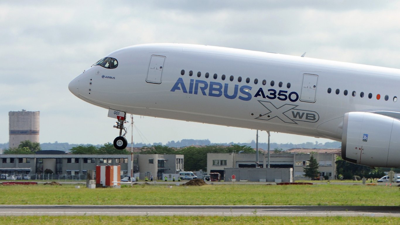 Airbus виграв замовлення на літаки у двох азійських клієнтів Boeing