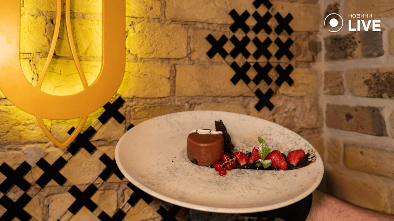 Десерт в ресторані