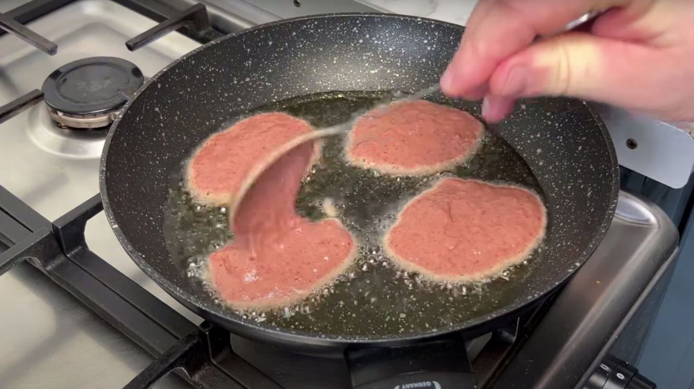 смачні печінкові оладки до сніданку 