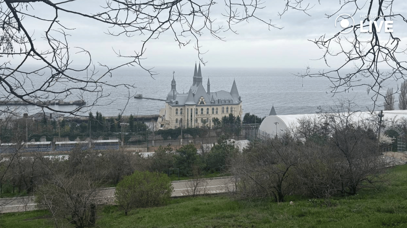 Удар по Одесі — замок юридичної академії вже відновили (фото) - фото 1