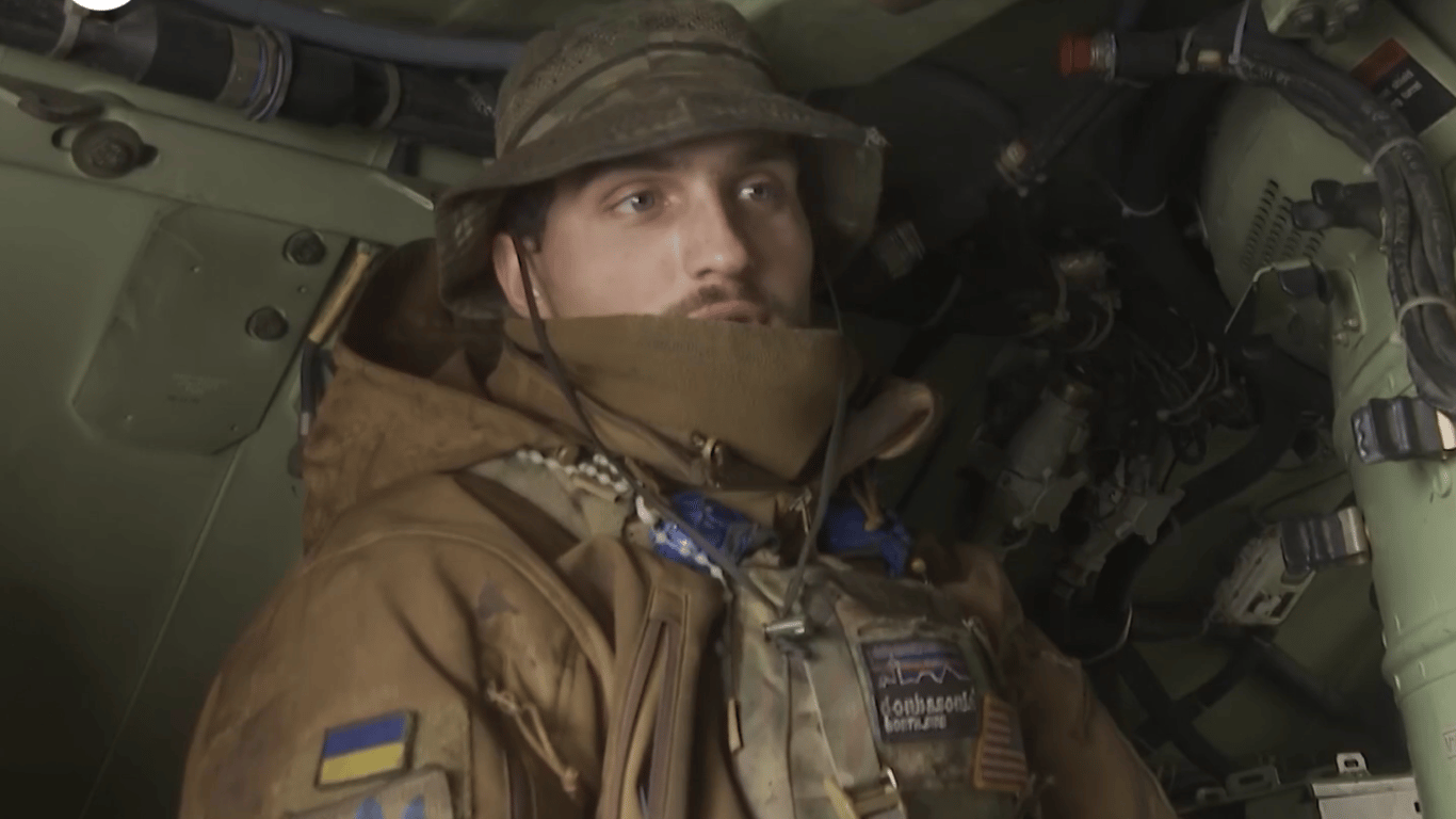 Командир ВСУ встретил на войне отца — российского танкиста, покинувшего его в детстве (видео)
