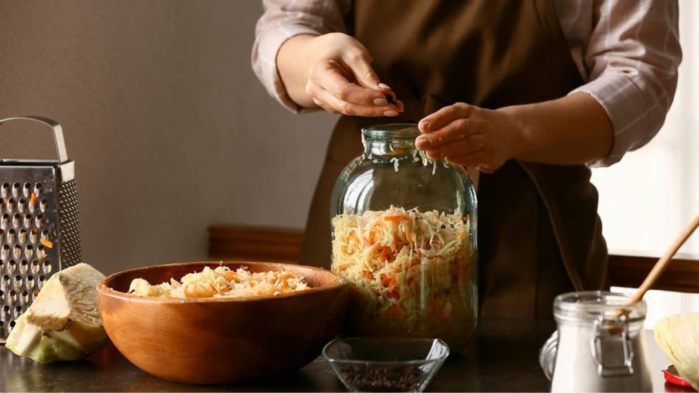Як квасити капусту — точні пропорції солі та хитрощі приготування