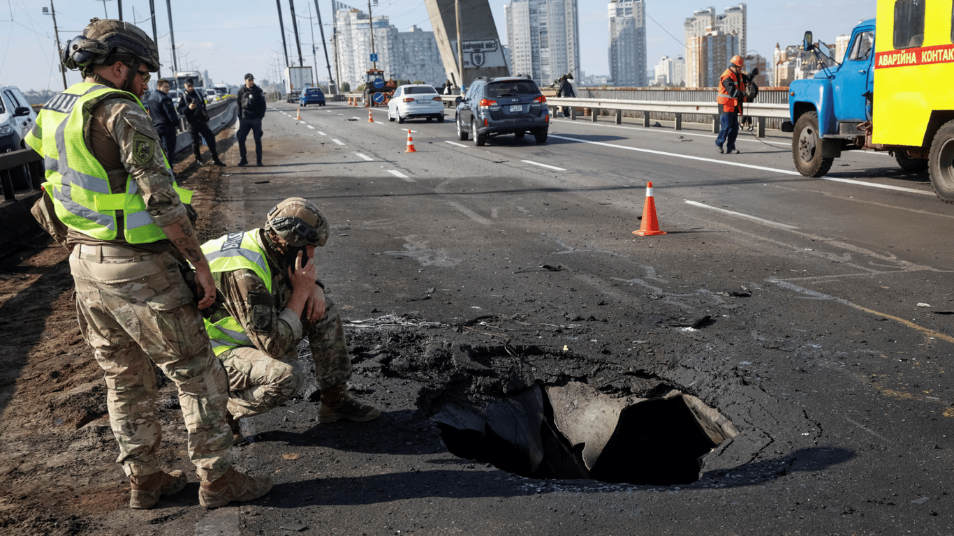 Понтони не забезпечать половину пропускної спроможності мостів