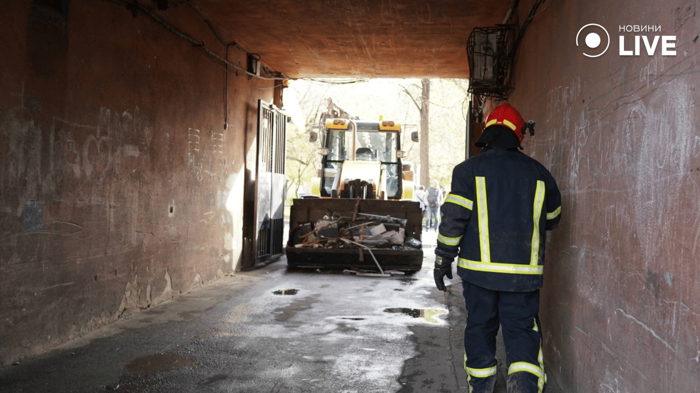 Фоторепортаж з місця атаки на Одесу