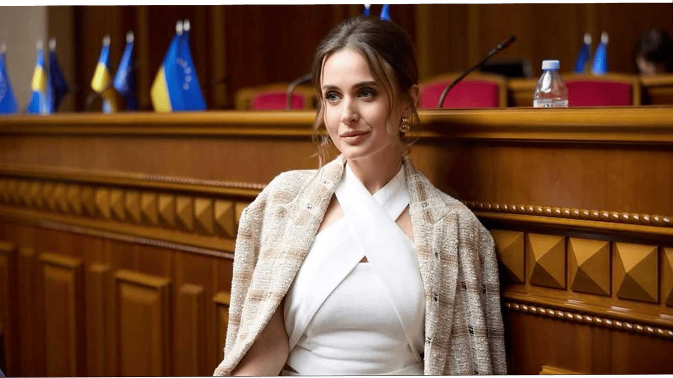 Рада досрочно прекратила полномочия нардепа Володиной