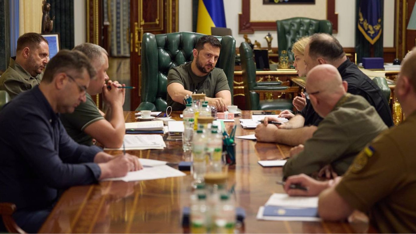 Зеленский собрал представителей ВР и чиновников для реализации решений саммита НАТО