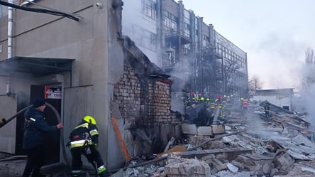 У Києві зросла кількість жертв від вибуху на колишньому заводі - 285x160