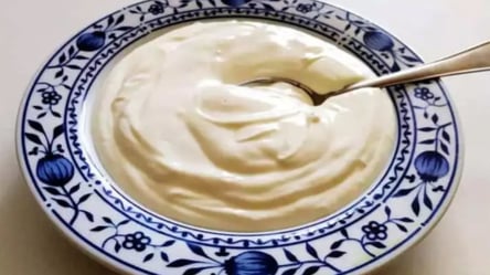 Сметану можна зробити з кефіру та солі — спосіб приготування - 285x160