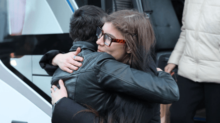 Білорусь передала Україні 114 цивільних — ГУР показало кадри - 290x160