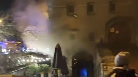 В центре Львова горит ресторан "Реберня" - 285x160