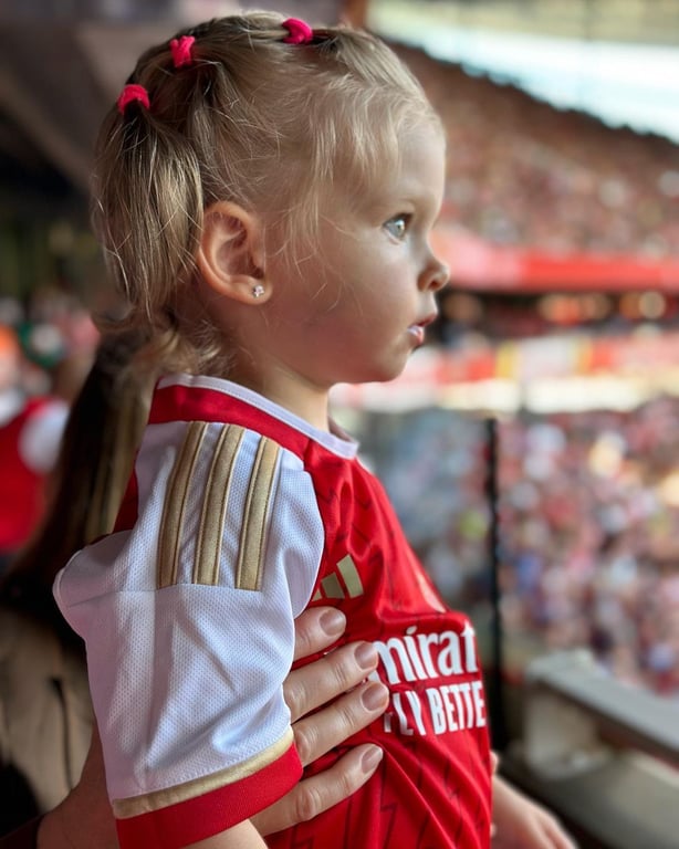 Старшая дочь Александра Зинченко и Влады Седан. Фото: instagram.com/v.lada_sedan/