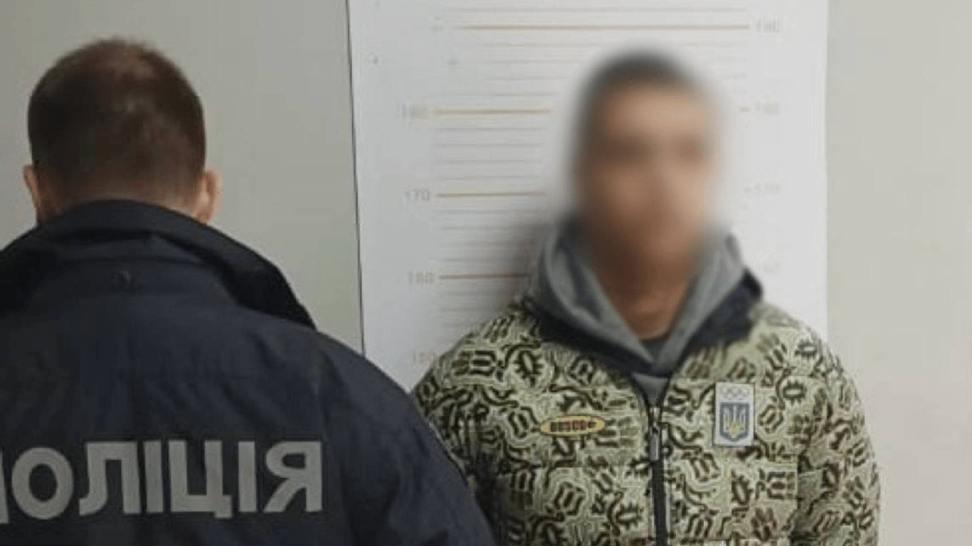 Сбывал наркотики в Киеве — полиция задержала 20-летнего парня