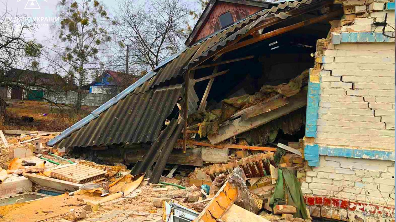 На Київщині стався вибух газу у приватному будинку: фото