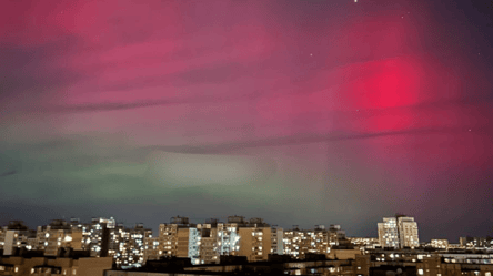 В Украине небо окрасилось в алый цвет — где видно необычное северное сияние - 285x160
