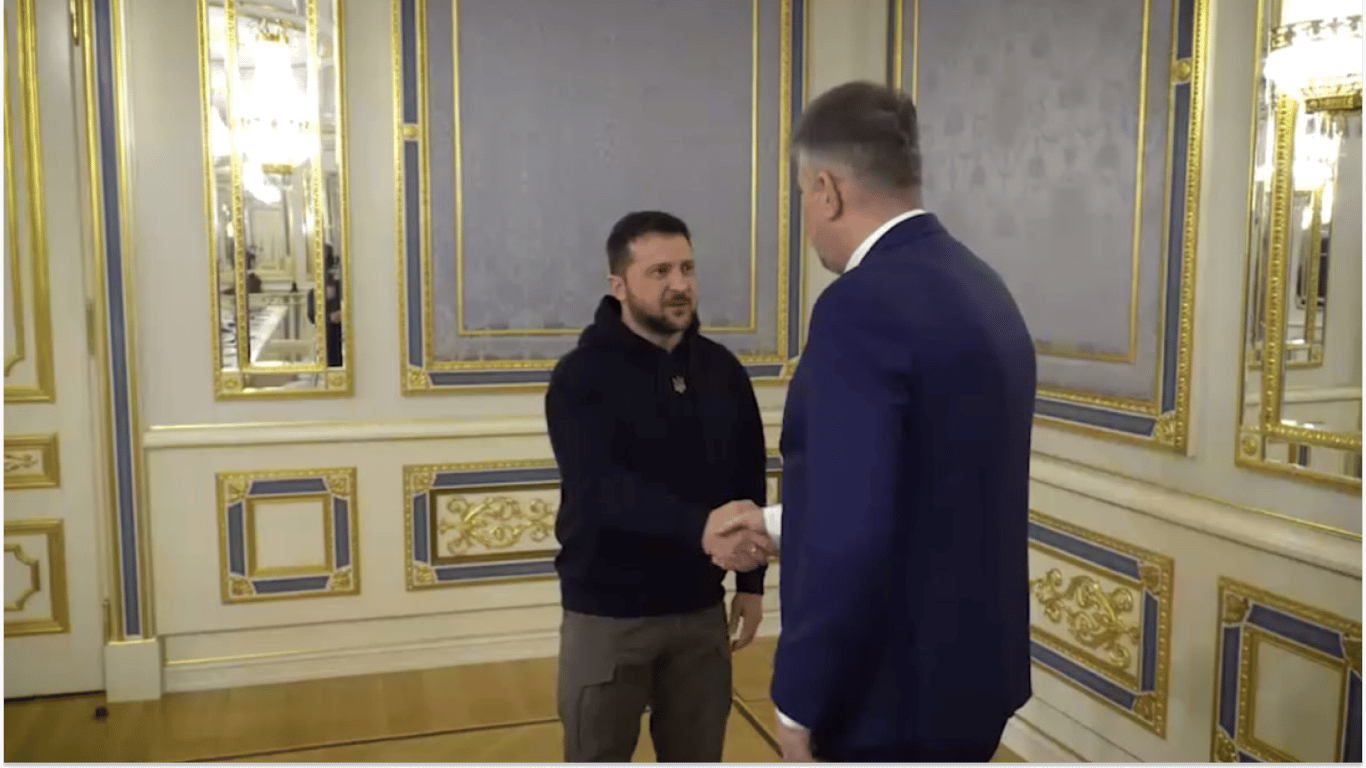 Зеленський обговорив з прем'єром Румунії подальшу оборонну підтримку України
