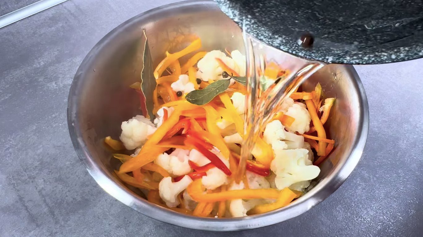 простий рецепт маринованої цвітної капусти