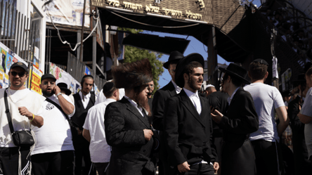 Тисячі хасидів і гори сміття — як минув перший день Рош га-Шана - 285x160