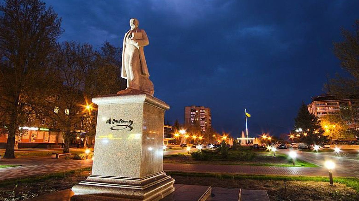 Памятник Тарасу Шевченко в Мелитополе — оккупанты демонтировали монумент