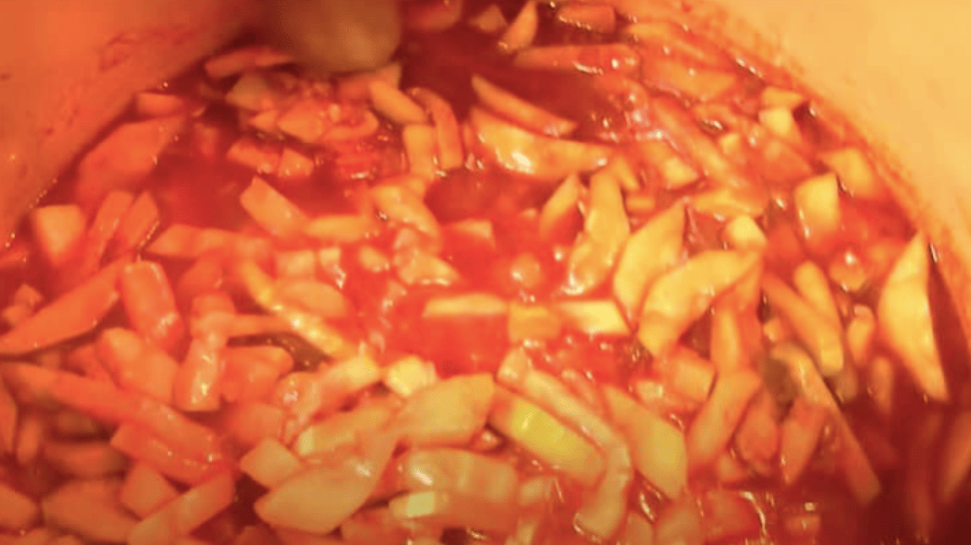 салат з кабачків з томатною пастою