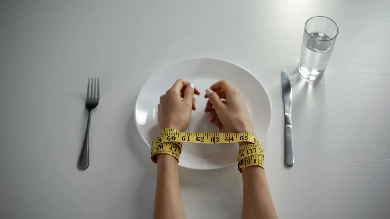 100 дней без еды: британка решила "сесть" на строгую диету