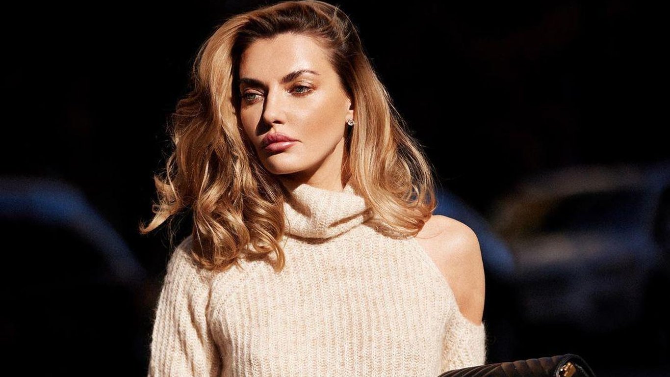 Цветы для красавицы: итальянец не устоял перед моделью Алиной Байковой