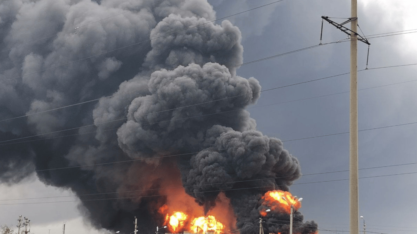 У Бєлгородській області переполох: заявляють про вибухи і танки на кордоні