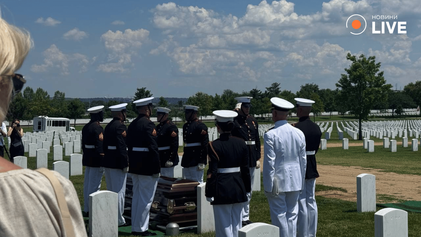 США Корі Навроцкі