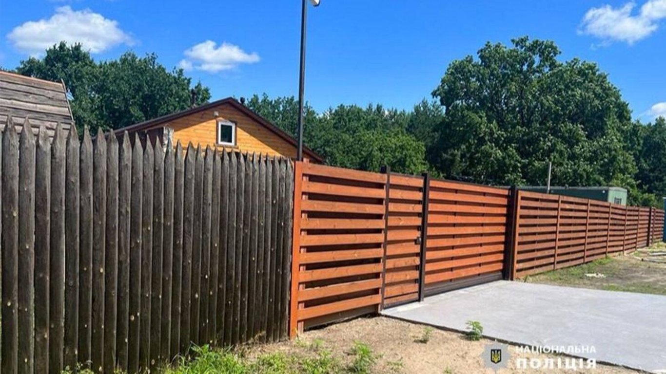 Построил дом на земле природно-заповедного фонда — в Киеве будут судить мужчину