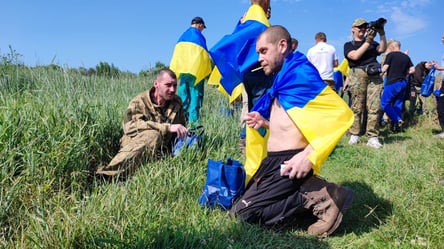 Украина вернула из российского плена еще 45 защитников - 285x160