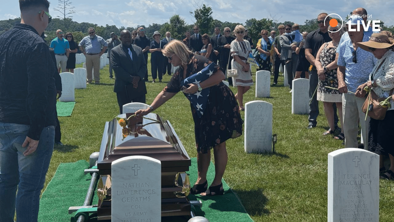 Корі Навроцкі