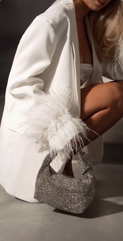 Любая интересная деталь в жакете делает его особенным