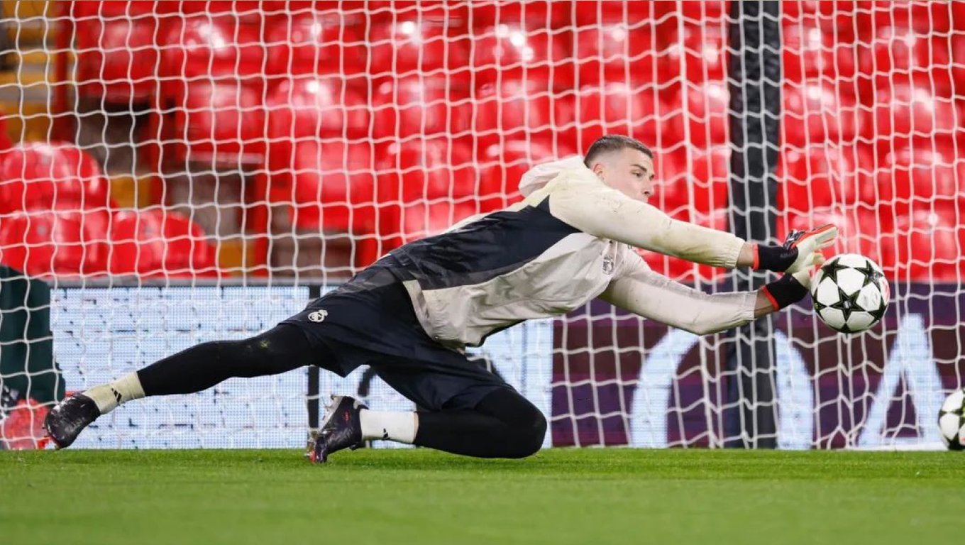 Андрей Лунин