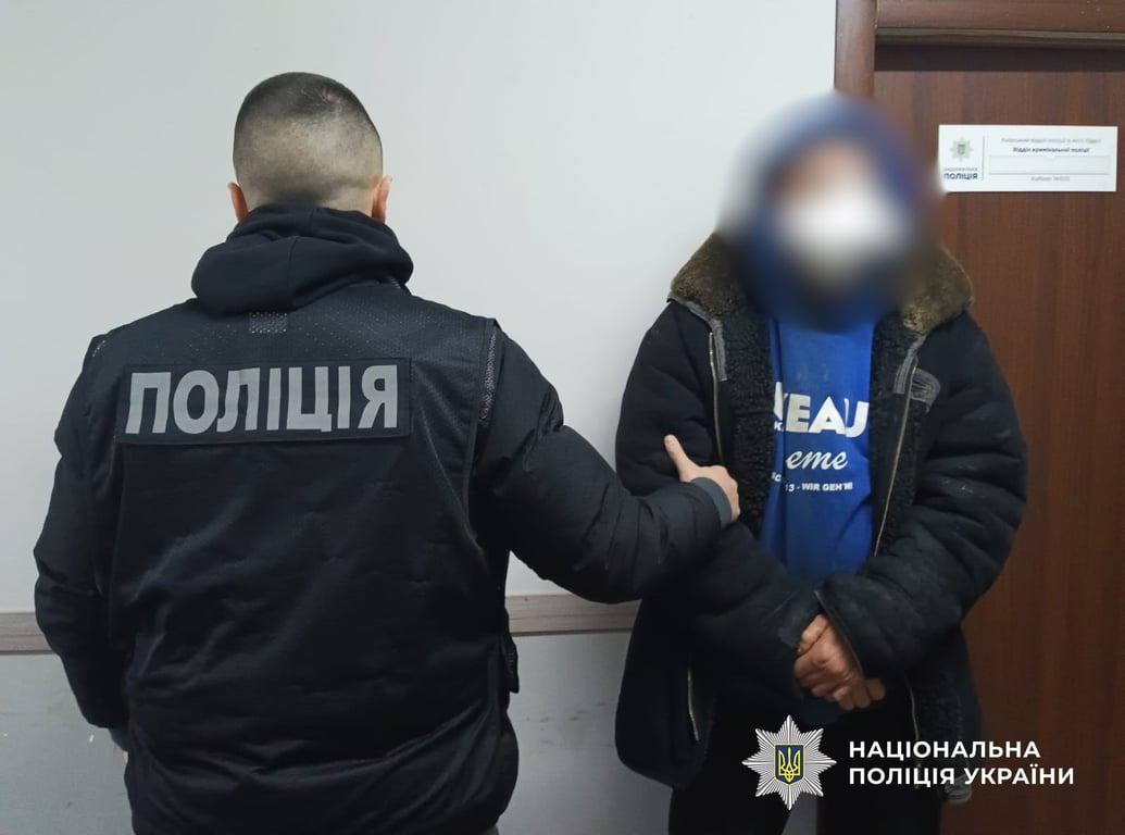 В Одесі чоловік підпалив 10 сміттєвих баків