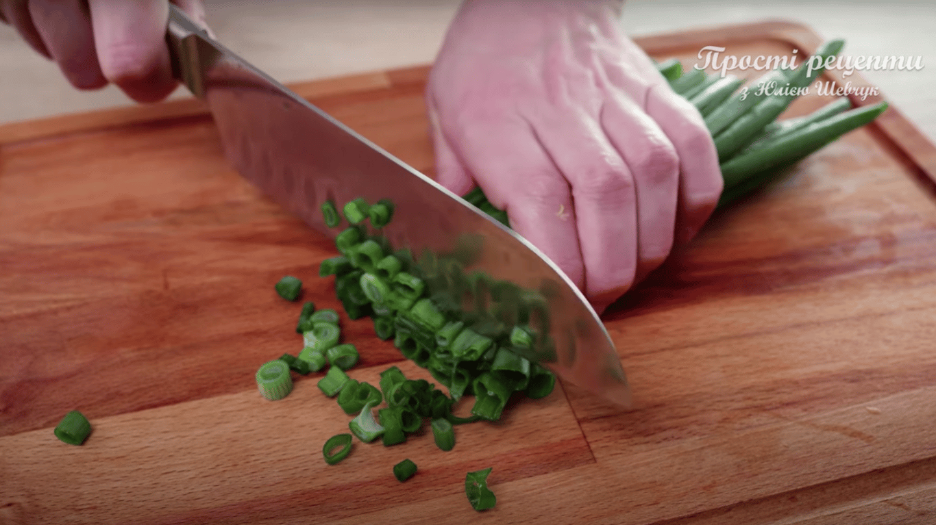 простий рецепт салату з молодою капустою