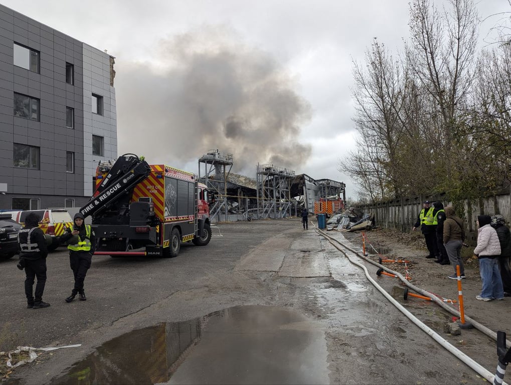 Росія вбила двох людей під час чергового удару по Києву - фото 1