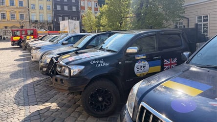 До Львова прибули 26 автомобілів для потреб фронту від Великої Британії - 290x166