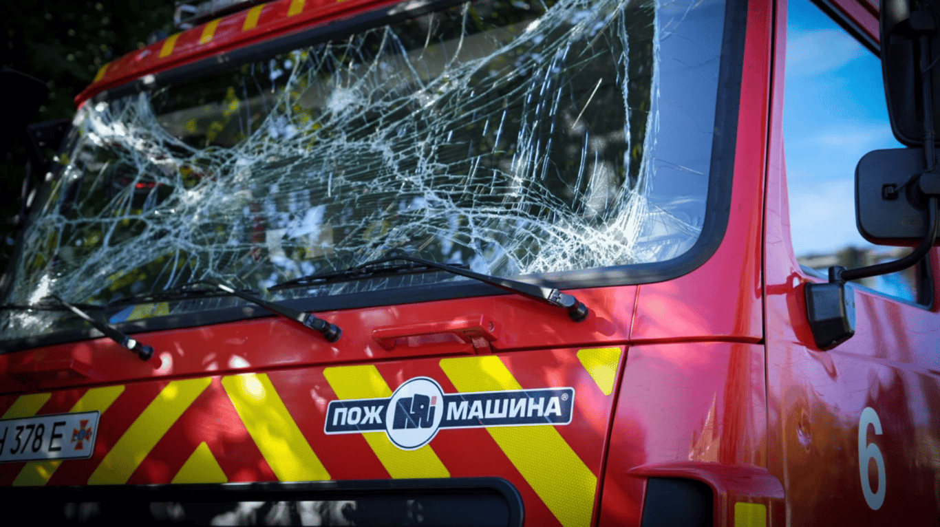 Цілять у рятувальників — росіяни пошкодили техніку ДСНС на Одещині, фото - фото 1