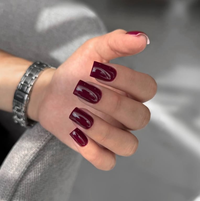 Burgundy color always looks elegant