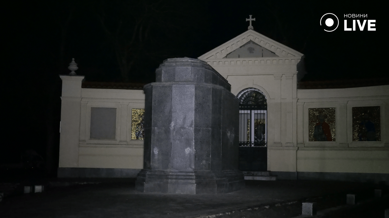 Знесення Суворова