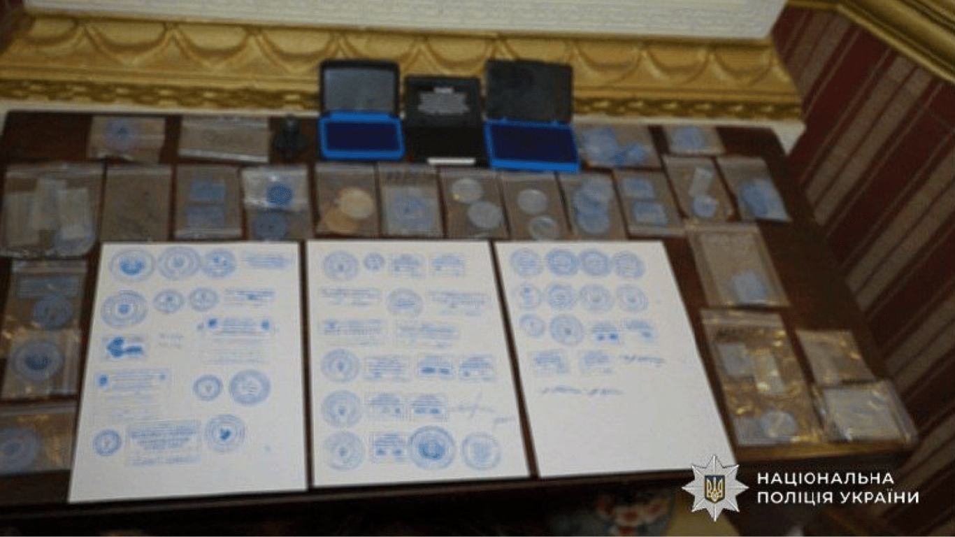 В Одесі затримали чоловіка, який підробляв документи