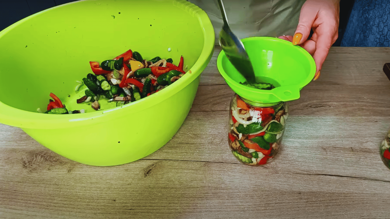 смачний салата з овочами на зиму