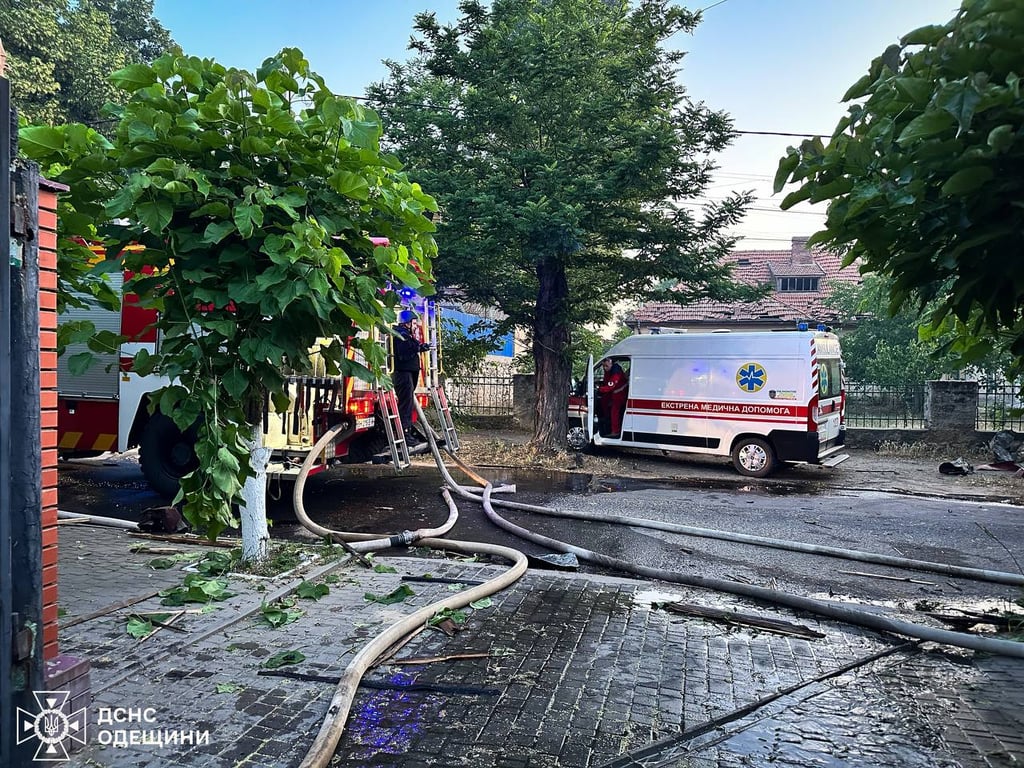 Нічна атака на Одещину — з'явилися фото наслідків - фото 1