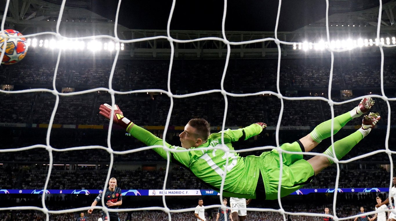 Андрей Лунин