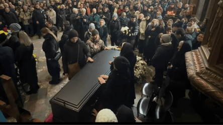 Прощание с военным Михаилом "Лембергом" во Львове — фоторепортаж - 304x171