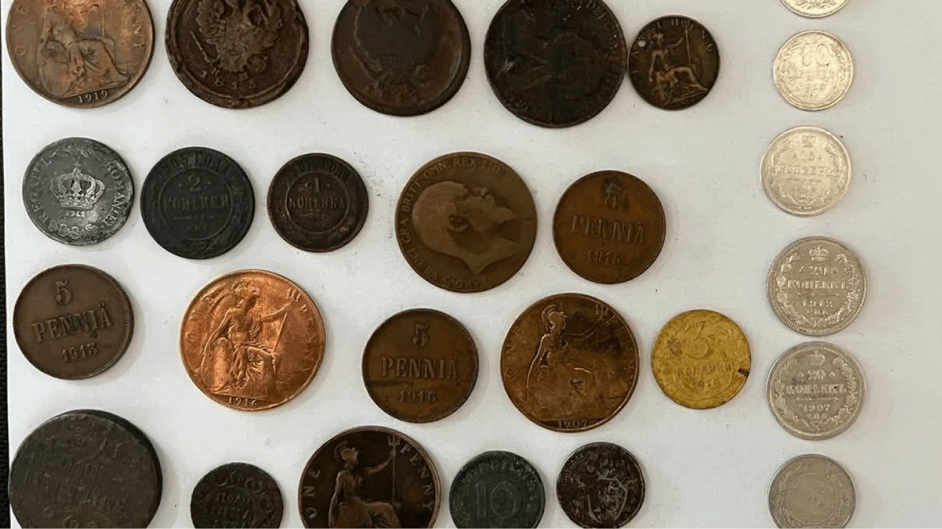Старовинні монети, які намагалися вивезти