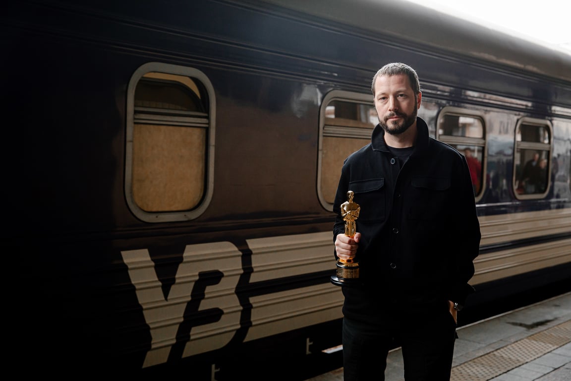 Режисер фільму про Маріуполь зізнався, про що він не встиг сказати на сцені премії Оскар - фото 1