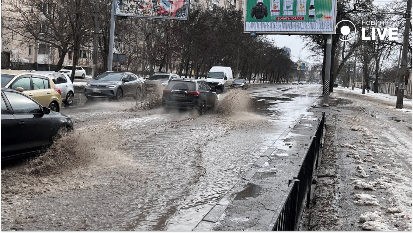 Потоп на одній із вулиць Одеси
